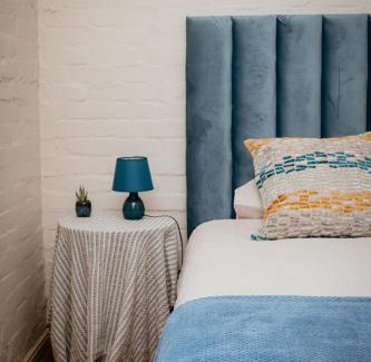 Drakenstein House | Tranquil Mooi Uitsig Lodge: Pet-Friendly with Hot Tub