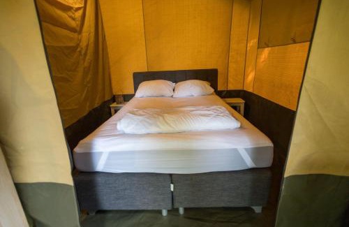 Anna Paulowna Other | Mooie ruime 4 persoons glampingtent op kleine rustige camping