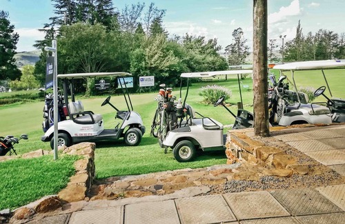 Mooirivier House | Explore MooiRiver Country Club with Pool and Kitchen Access