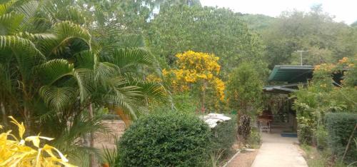 Ko Mook Cabin | Discover Koh Mook Bamboo Bungalows with Ocean Views