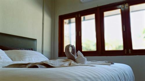 Ko Mook Hotel | Welcoming Mook Boonchu Hotel: Family-Friendly Comfort