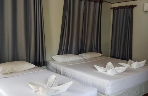 Ko Mook House | Oceanfront Mook Paradise Bungalow with Breakfast Included