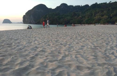 Ko Mook House | Oceanfront Mook Paradise Bungalow with Breakfast Included