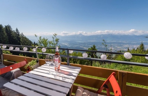 Kanzelhohe Apartment | Relaxing Stay at MOOKI Mountain & Pool Gerlitzen with Breakfast