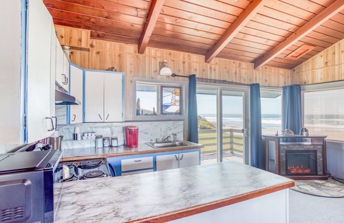 Newport Hotel | Moolack Shores Inn: Family-Friendly with Breakfast Included