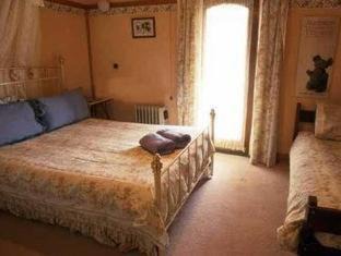 Hepburn Springs House | Discover Mooltan House: 4-Star Comfort for Families