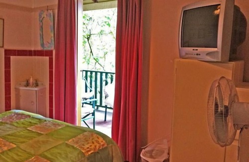 Hepburn Springs House | Discover Mooltan House: Family-Friendly Stay with Pool