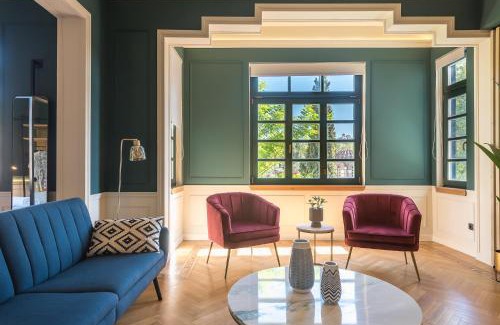 Thissio Hotel | Elegant Moon And Stars Athens with Hot Tub & Breakfast