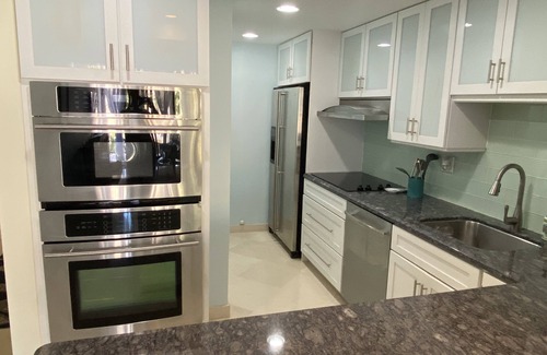 Largo Sound Village Condo | Exquisite Key Largo Waterfront Retreat with Stunning Amenities