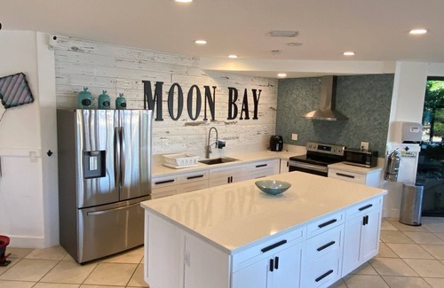Largo Sound Village Condo | Exquisite Key Largo Waterfront Retreat with Stunning Amenities