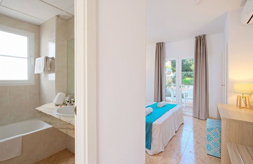 Coves Noves Hotel | Discover Hotel Marina Parc: All-Inclusive Family Getaway