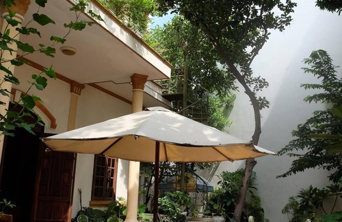 Tran Phu Beach House | Moon House Tropical Garden: Steps from Nha Trang Beach