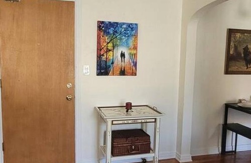 Crescent Lake Apartment | Serene Moon Lakeview Apartment with Family & Pet Amenities