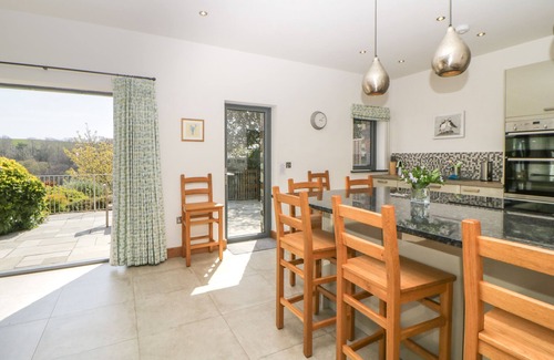 Newton Ferrers Cottage | Family-Friendly Moon Lizard with Ocean Views in Newton Ferrers