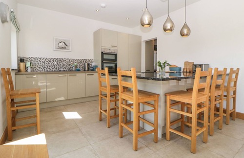 Newton Ferrers Cottage | Family-Friendly Moon Lizard with Ocean Views in Newton Ferrers