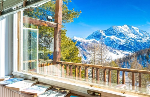 Cesana Torinese Ski Chalet | Moon Mountains Chalet: Private Spa & Direct Slope Access
