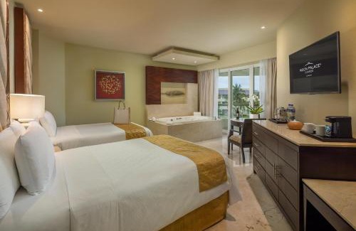 Cancun Resort | Elegant Moon Palace Cancun - All Inclusive Beachfront Retreat