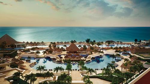 Cancun Resort | Elegant Moon Palace Cancun - All Inclusive Beachfront Retreat