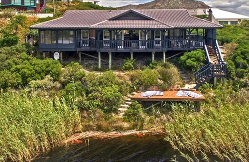 Pringle Bay House | Experience Moon River House: Family & Pet-Friendly Retreat
