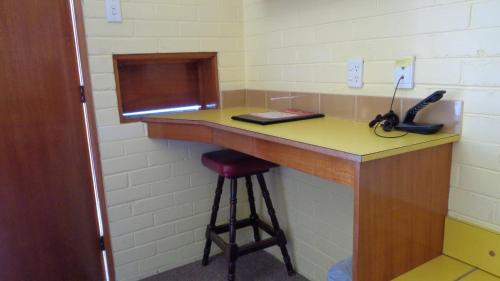 Kempsey Hotel | Relax at Moon River Motor Inn with Oceanfront Views