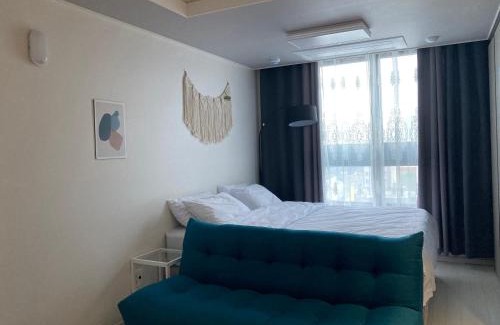 Seongnae-dong Apartment | Eco-Friendly Moon Stay Star BnB with Hot Tub & High Ratings