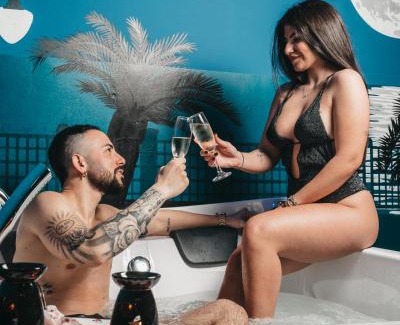 Taranto Apartment | Relax at Taranto Centro - Suite with Hot Tub Amenities