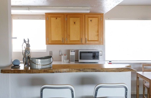 Joshua Tree House | Ocean View Moon View Bungalow - Rated 10/10 by Guests!