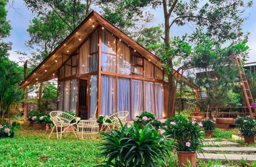 Soc Son Villa | Relax at Moon Villa Soc Son: Family-Friendly Getaway