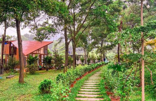 Soc Son Villa | Relax at Moon Villa Soc Son: Family-Friendly Getaway