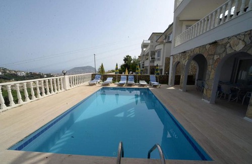 Alanya Apartment | Discover Moon Villas: Family-Friendly Getaway with Pools