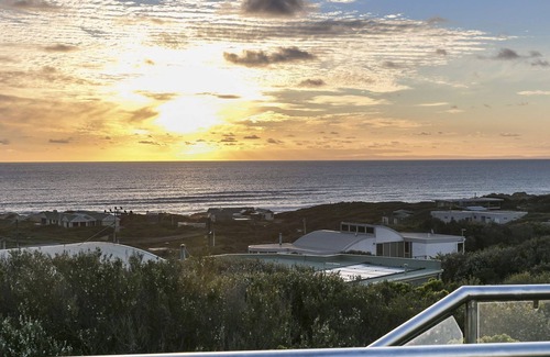 St. Andrews Beach House | Experience Moonah Ridge Hotels: Rated 9.8 with Ocean Views