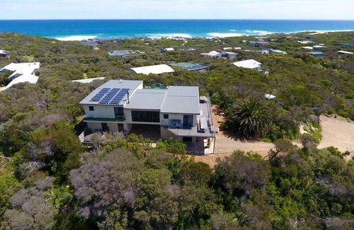 St. Andrews Beach House | Moonahridge Accommodation: Oceanfront Getaway with Spa