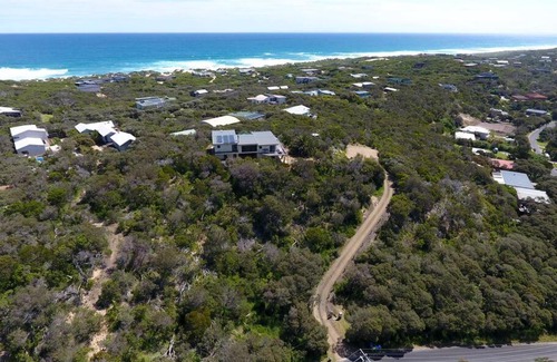 St. Andrews Beach House | Moonahridge Accommodation: Oceanfront Getaway with Spa