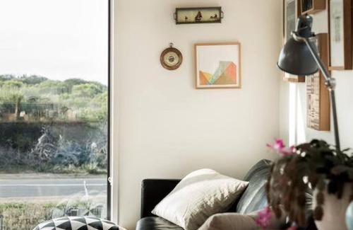 Beaumaris House | Oceanfront Moonbird Beach Shack - Perfect Family Getaway
