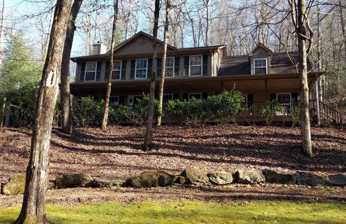 Sherwood Forest House | Explore Nature at Moondance: Hike, Bike & Relax with Hot Tub