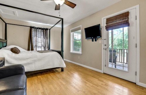 New Paltz Bed & Breakfast | Moondance Ridge Suites: 4-Star Retreat with Hot Tub & Breakfast