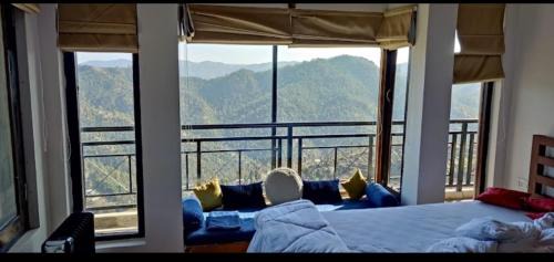 Mukteshwar House | Discover Moondrift Cottage: Pet & Child Friendly Retreat