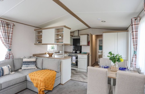 Chwilog Cottage | Pet-Friendly MOONDUNES with Garden in Chwilog, Oceanfront