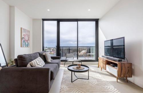 Moonee Ponds Apartment | Moonee Valley Park: Top-rated Stay with Convenient Parking