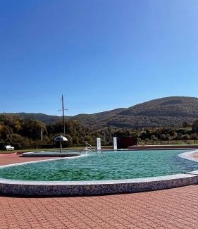 Polyana Apartment | Oceanfront Moonglade Allure Houses with Private Pool & Spa