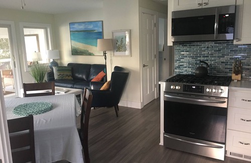 Suttons Bay Cottage | Moonglade Cottage: Waterfront Getaway with Ocean Views