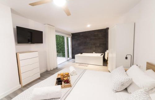 Sant Blai Apartment | Moonkey - Mediterranean Apartment with Hot Tub & Natural Light
