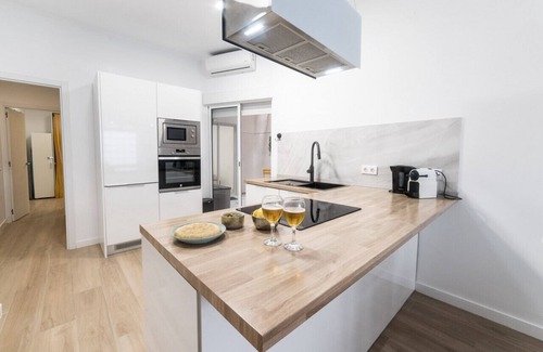 Alicante Apartment | Moonkey - Apt. Albéniz with Patio & Family-Friendly Amenities