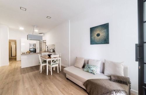 Alicante Apartment | Moonkey - Apt. Albéniz with Patio & Family-Friendly Amenities