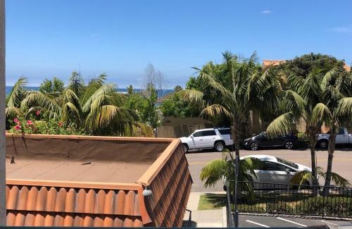 Encinitas Hotel | Beachfront Escape at Moonlight Beach Motel - Rated 8.9/10