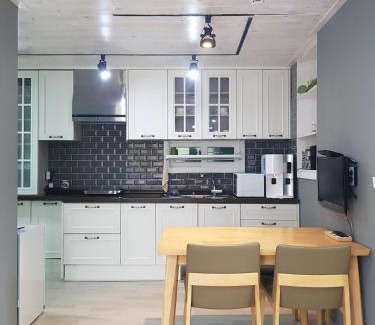 Mokpo House | Top-Rated Moonlight Hill Guesthouse with Hot Tub Access