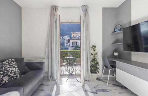 Cannobio Apartment | Discover Moonlight: Family-Friendly Escape with Pool Access