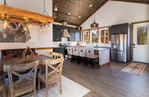 Orderville House | Discover Moonlight Lodge: Cozy Retreat near Zion & Bryce