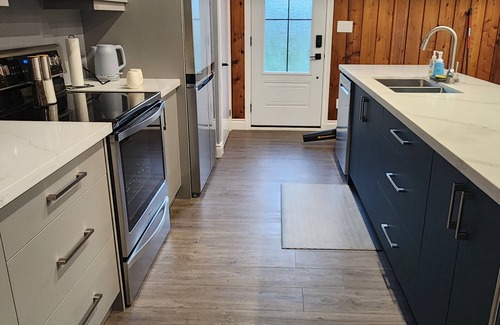 Kawartha Lakes Cottage | Scenic Moonlight Retreat with Ocean View & Family-Friendly Perks