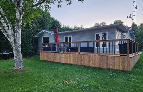 Kawartha Lakes Cottage | Scenic Moonlight Retreat with Ocean View & Family-Friendly Perks